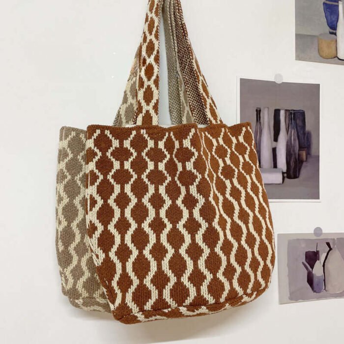 Piebald Spot Pattern Crochet Bag in Beige