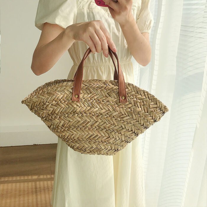 Magnetic Buckle Dumpling Woven Straw Bag