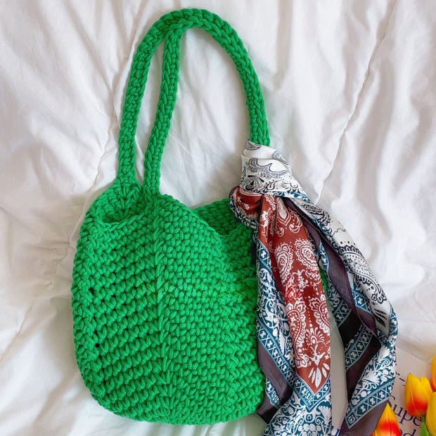 Small Hollow Cotton Bucket Bag in Green