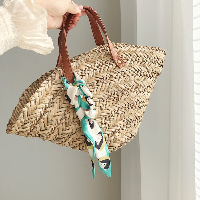 Magnetic Buckle Dumpling Woven Straw Bag