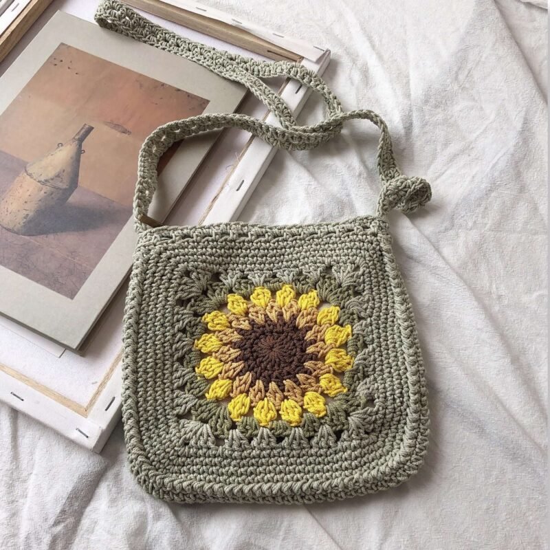 Sunflower Mini Crochet Crossbody Bag in Green